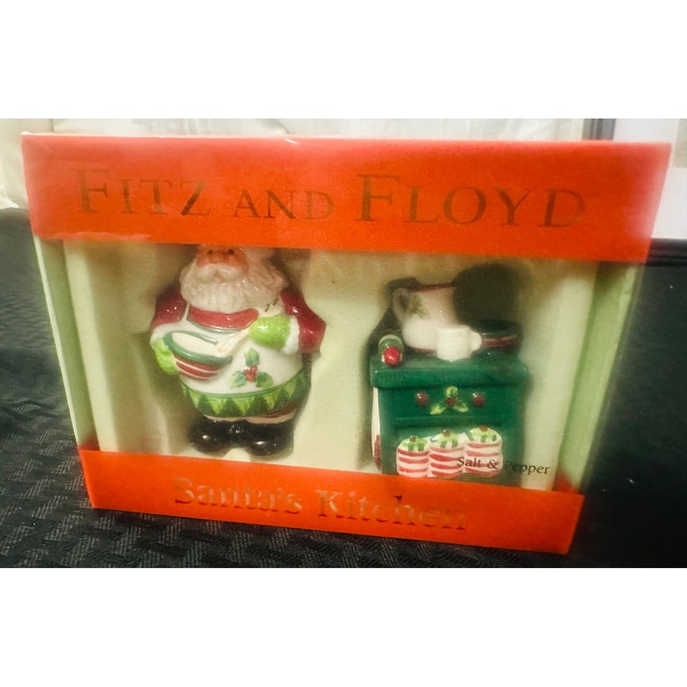 2005 Fitz & Floyd Santa's Kitchen Christmas Salt Pepper Shaker Set NOS Holiday